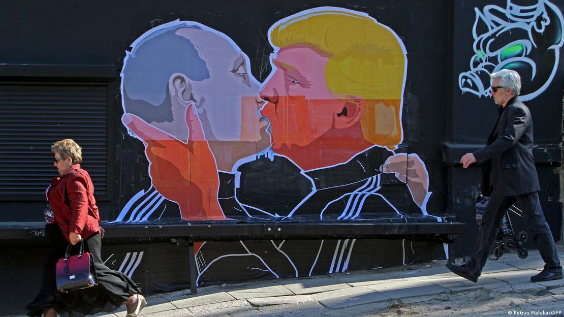 Litauen Wilna 2016 | Graffiti-Kuss von Donald Trump und Wladimir Putin an Restaurantwand