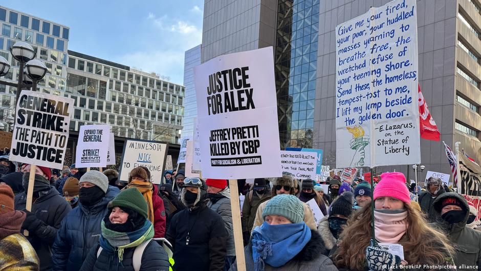 Zi  protesta dhe paralajamërime në Mineapolis