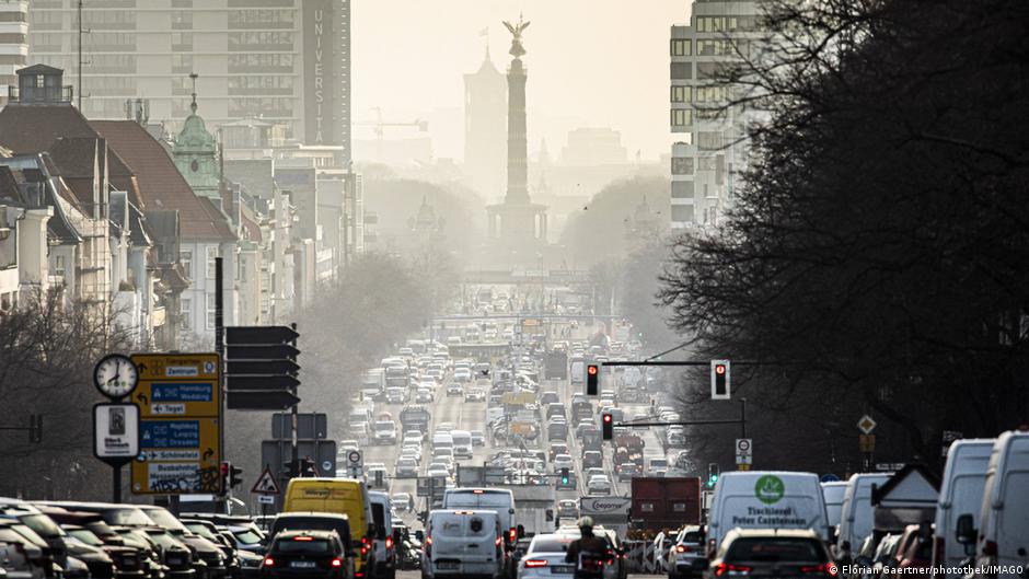 Respirar aire contaminado aumentaría el riesgo de padecer ELA