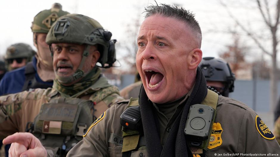 Agentes migratorios comenzarán a salir de Mineápolis