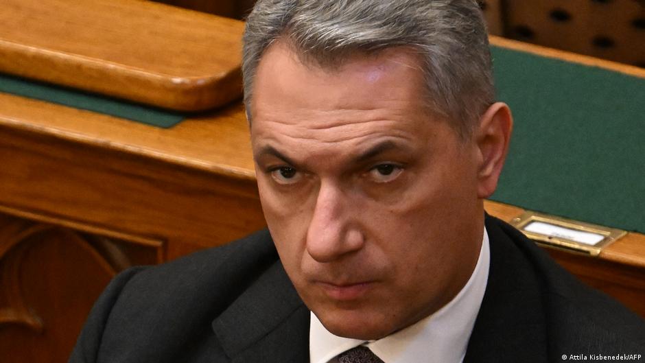 Hungary: Cabinet member uses vulgar slur to insult Roma