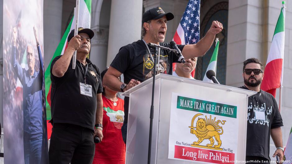 Protests in Iran: Ali Karimi leads sports' call for support