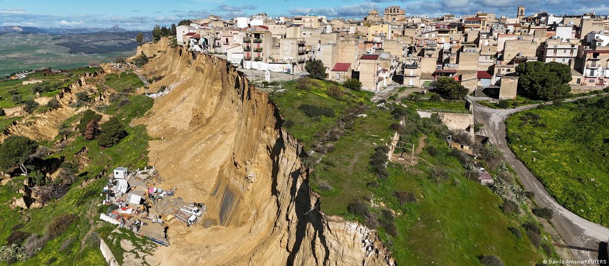 Sicily landslide forces evacuation of 1,500