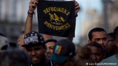 Η Ισπανία νομιμοποιεί 500.000 ανθρώπους "χωρίς χαρτιά"