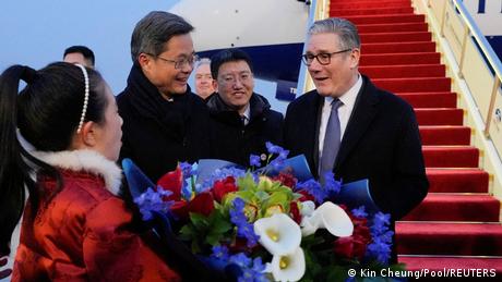 Ιστορική επίσκεψη Στάρμερ στο Πεκίνο