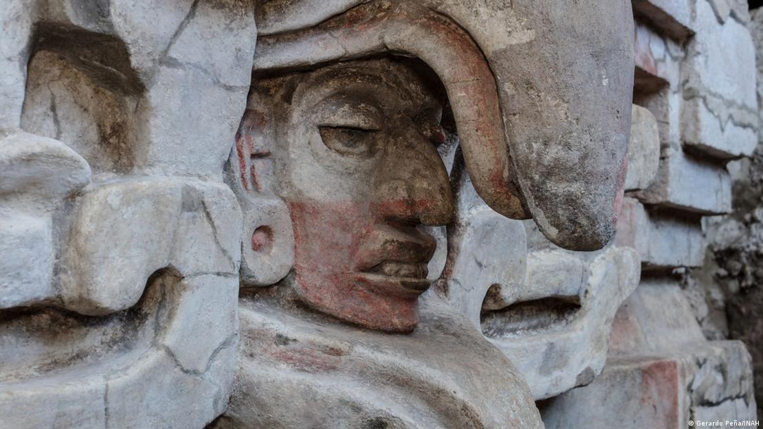 El equipo del INAH Oaxaca inició trabajos de conservación de la pintura mural y análisis cerámicos en el hallazgo arqueológico más relevante de la década.