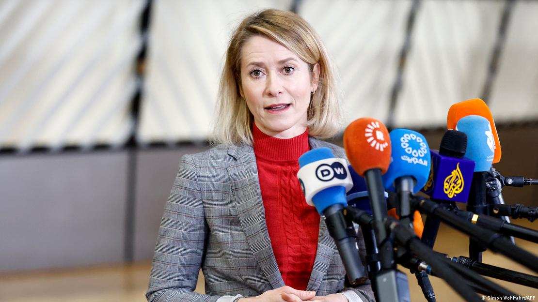 La Alta Representante de la UE y Vicepresidenta de Asuntos Exteriores y Política de Seguridad, Kaja Kallas, habla con periodistas