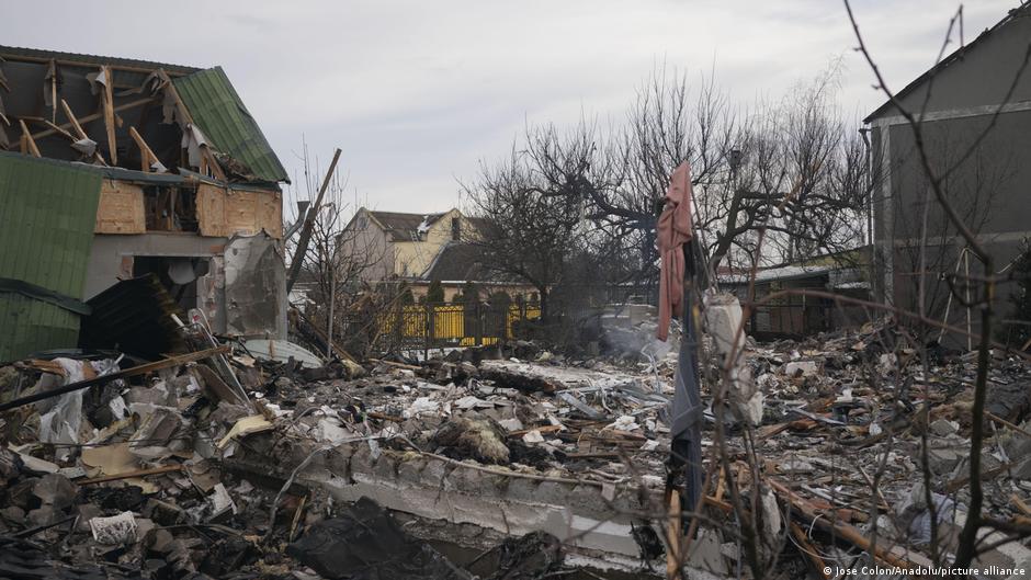 Rusia ataca a Ucrania con un misil y 111 drones tras el anuncio de una tregua energética