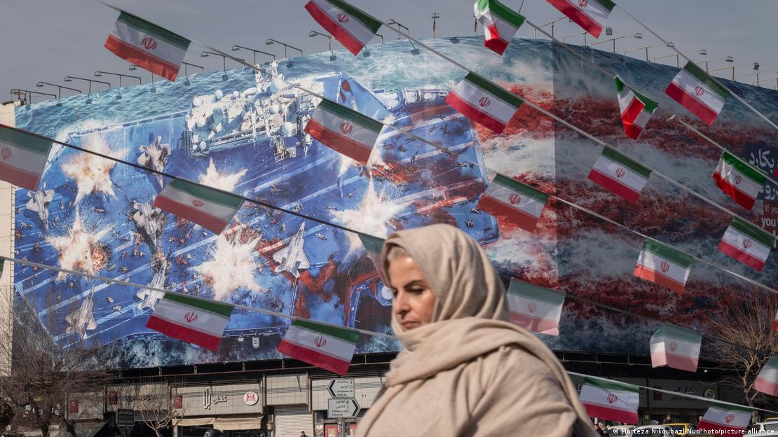 ایرانی حکومت نے امریکی حملے کی صورت میں سخت جوابی کارروائی کی دھمکی دی ہے ایرانی حکومت نے امریکی حملے کی صورت میں سخت جوابی کارروائی کی دھمکی دی ہے