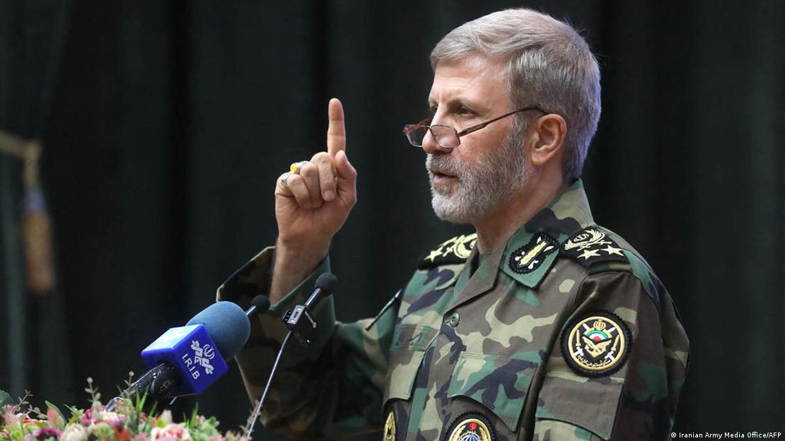 ایرانی فوجی سربراہ امیر حاتمی نے خبردار کیا ہے کہ امریکی جارحیت کی صورت میں سخت جواب دیا جائے گا