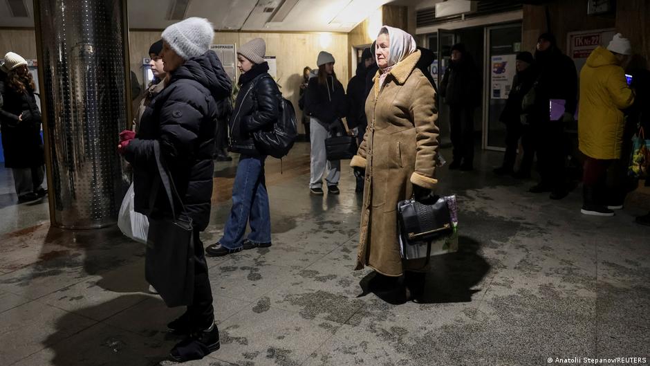 Power outages plunge Kyiv and other regions in darkness