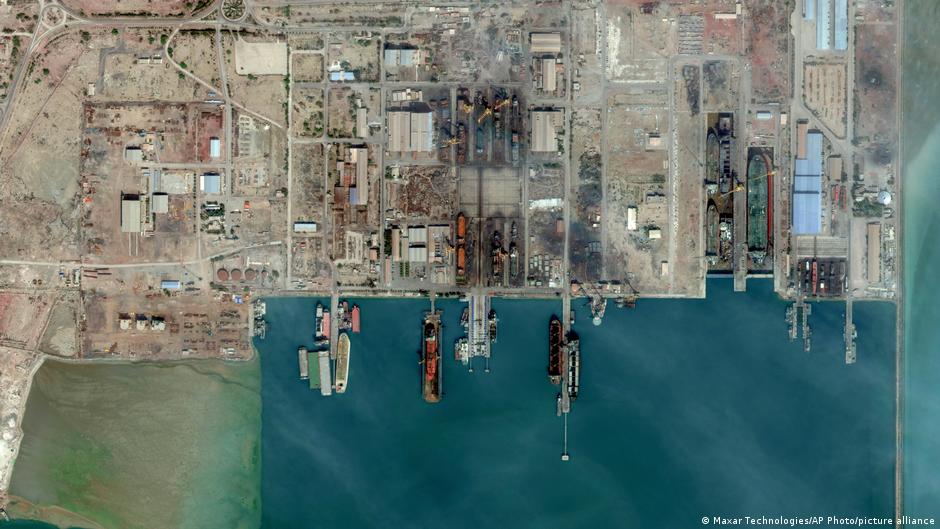 Iran: Explosion hits Bandar Abbas Port  reports