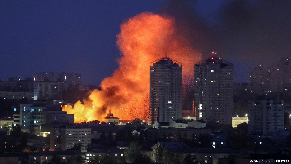 Росія вночі масовано ударила по Києву і Харкову