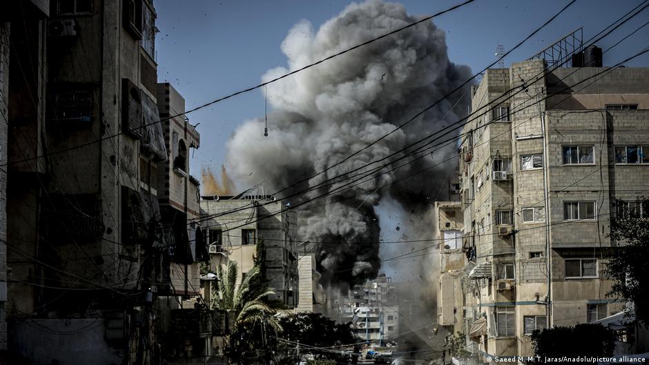 Israeli strikes kill over 30 Palestinians despite ceasefire