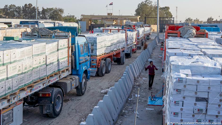 Gaza: Rafah border crossing partially reopens