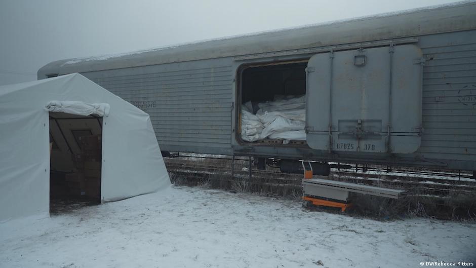 Identifying dead Ukrainian soldiers returned from Russia