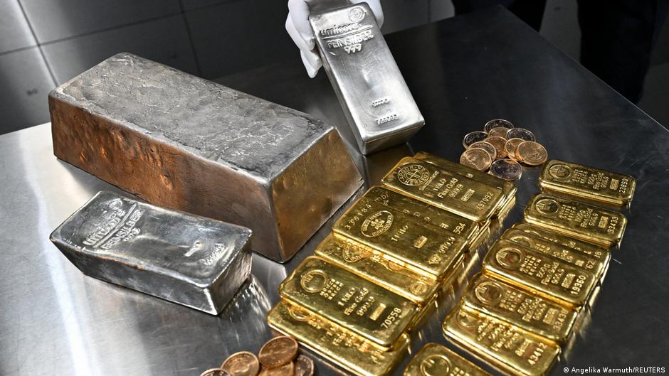 Ceny złota i srebra lecą w dół