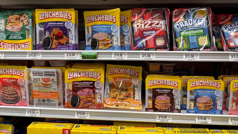 Ultra-processed foods 'engineered' like cigarettes: study