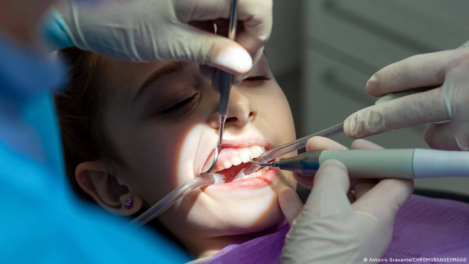 Niemcy mają płacić prywatnie za leczenie zębów? Burza po pomyśle zmian