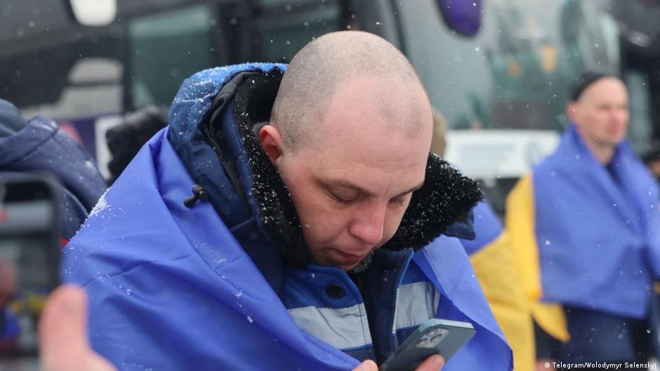 На тлі перемовин про мир в Абу-Дабі: обмін полоненими (фоторепортаж)