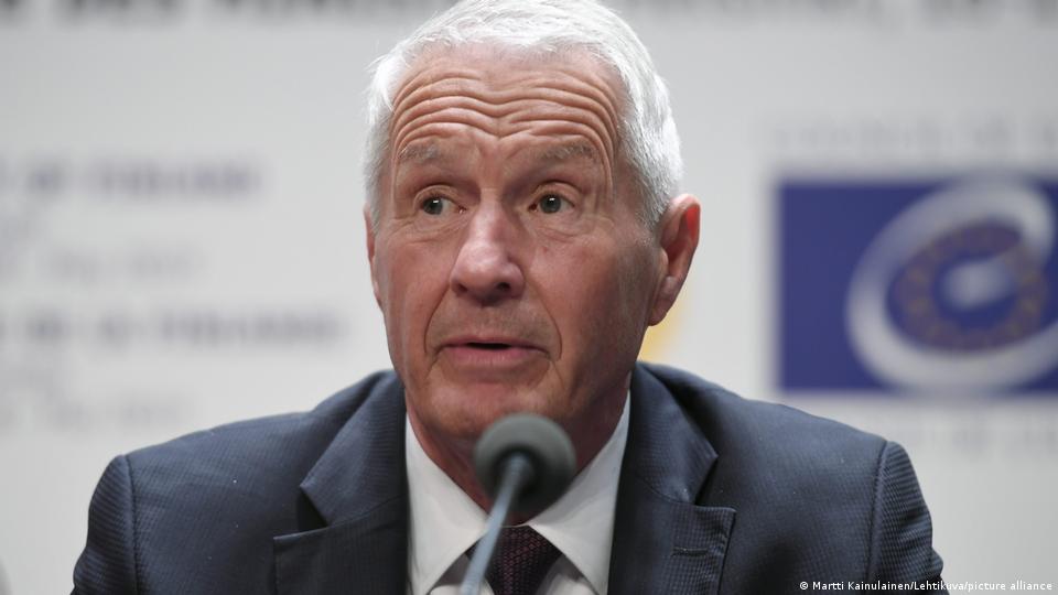 رئيس الوزراء النرويجي السابق ثوربورن ياغلاند (ارشيف) رئيس الوزراء النرويجي السابق ثوربورن ياغلاند (ارشيف)