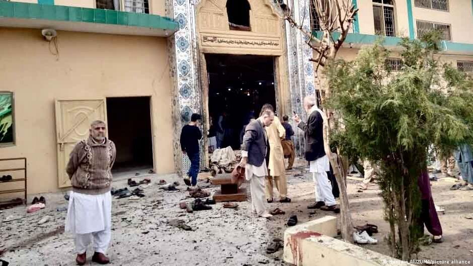 Pakistán: más de 30 muertos en atentado suicida contra mezquita chiita
