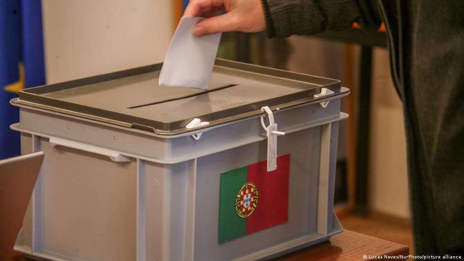 Los portugueses votan en segunda vuelta de la elección presidencial