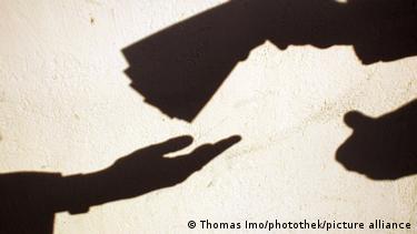 صورة رمزية للفساد