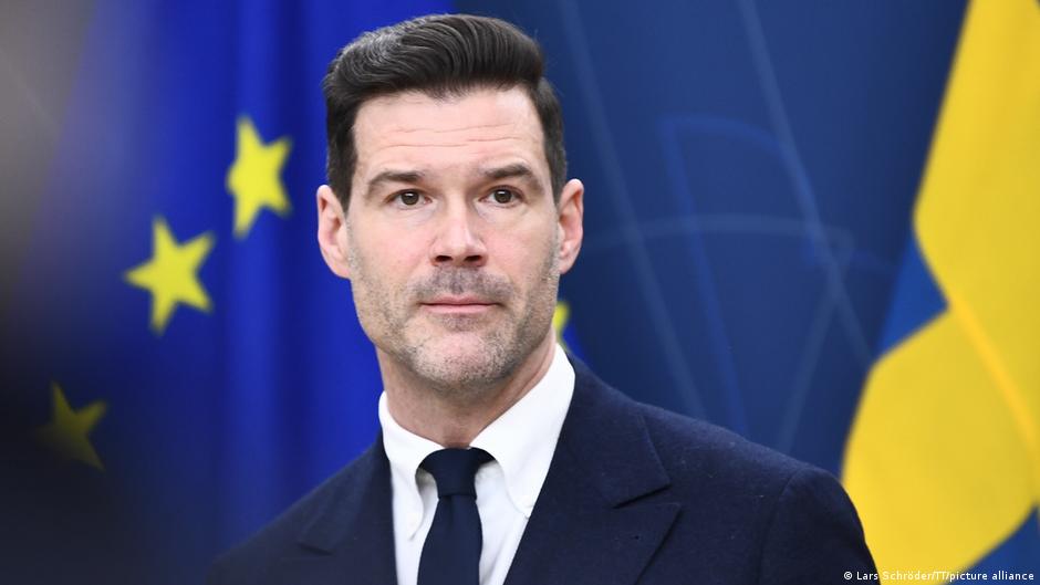 Sweden to raise hurdles to gaining citizenship