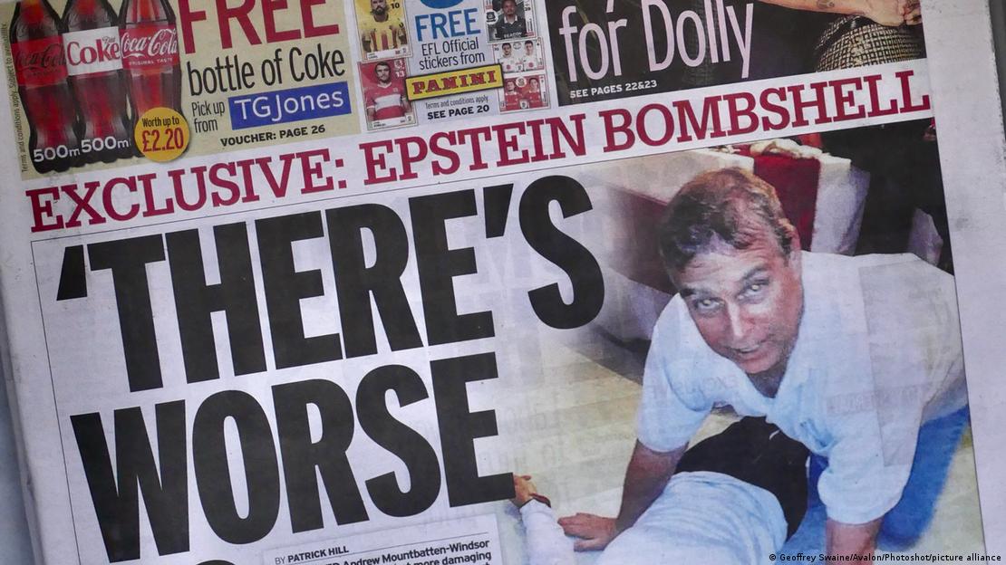 Tapa de un diario con una fotografía de Andrés Mountbatten-Windsor supuestamente relacionada con el caso Epstein.