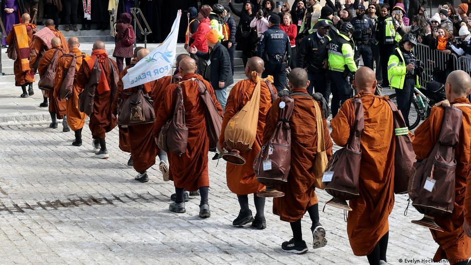 Buddhist monks reach Washington after 108-day peace walk