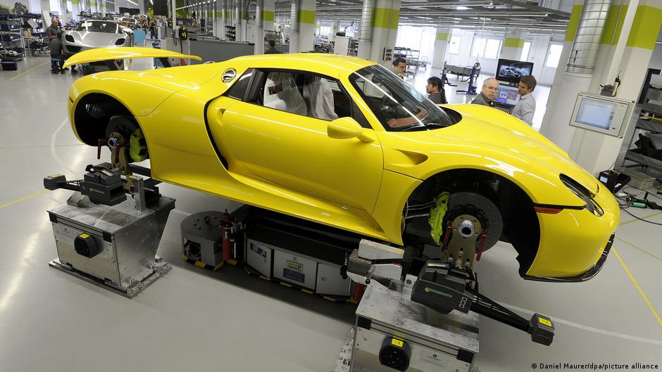 Porsche w tarapatach. Zyski spadły o ponad 90 proc.