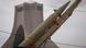 Iran 2026 | Ballistische Rakete auf einer Rampe vor dem Azadi-Turm in Teheran Iran 2026 | Ballistische Rakete auf einer Rampe vor dem Azadi-Turm in Teheran