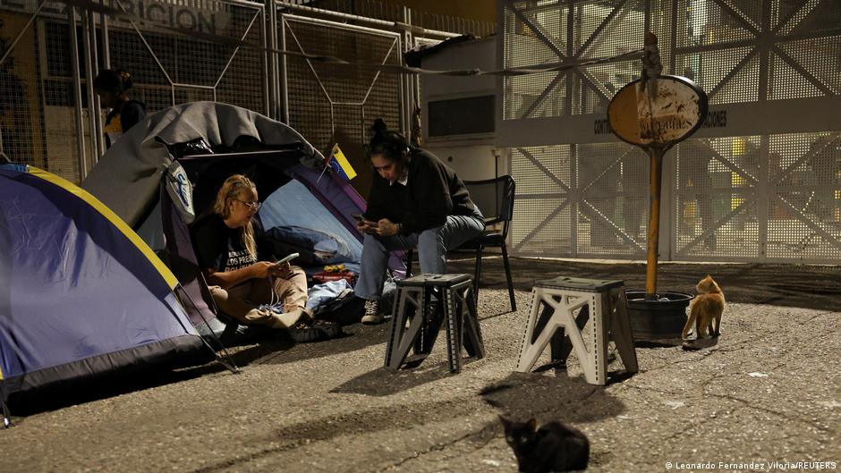 Venezuela: familiares de presos políticos inicia huelga de hambre