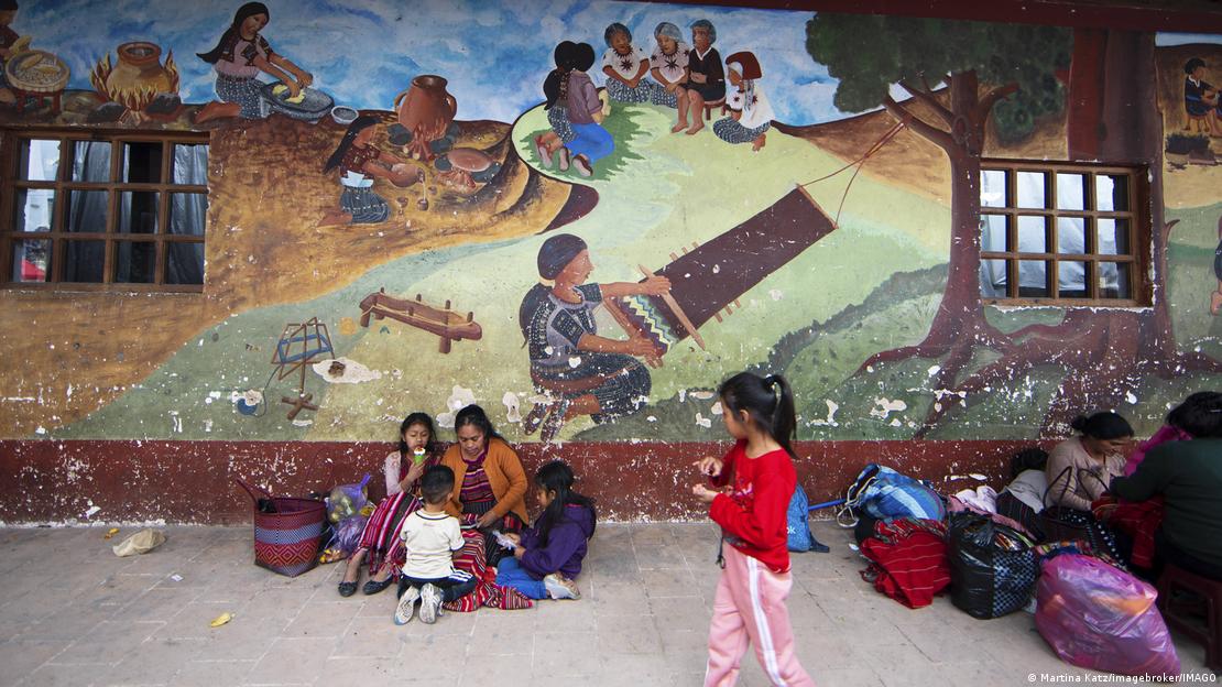 Familias mayas contemporáneas en Guatemala luchan por reconocimiento como descendientes de una de las civilizaciones más sofisticadas de América.