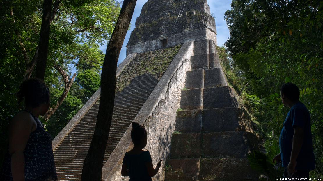 La ciudad maya de Tikal acumuló más de 1.500 años de desarrollo continuo antes de su transformación.