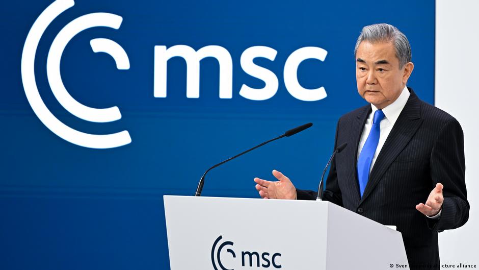 China celebra el acercamiento de Canadá