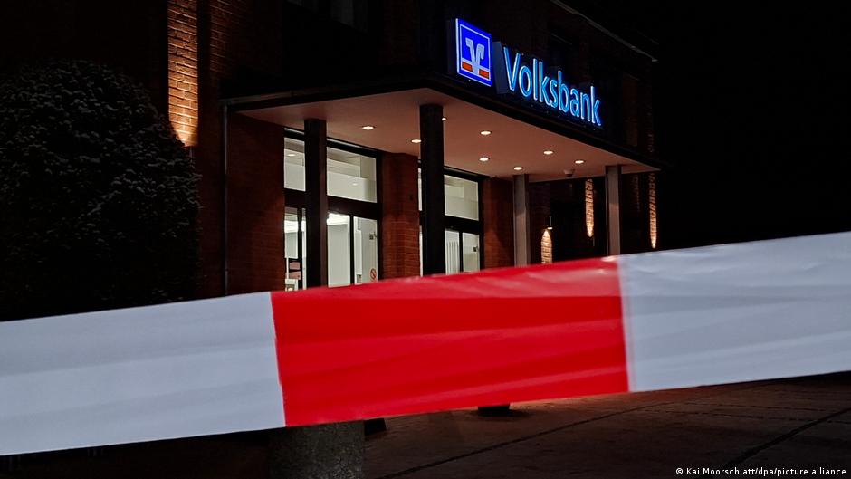 Burglars ransack safe-deposit boxes in German bank heist
