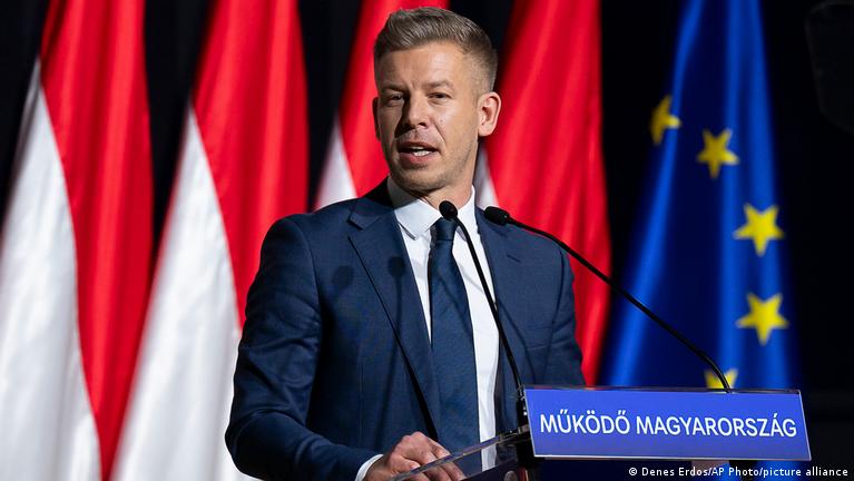 Hungary: Magyar launches anti-Orban election campaign