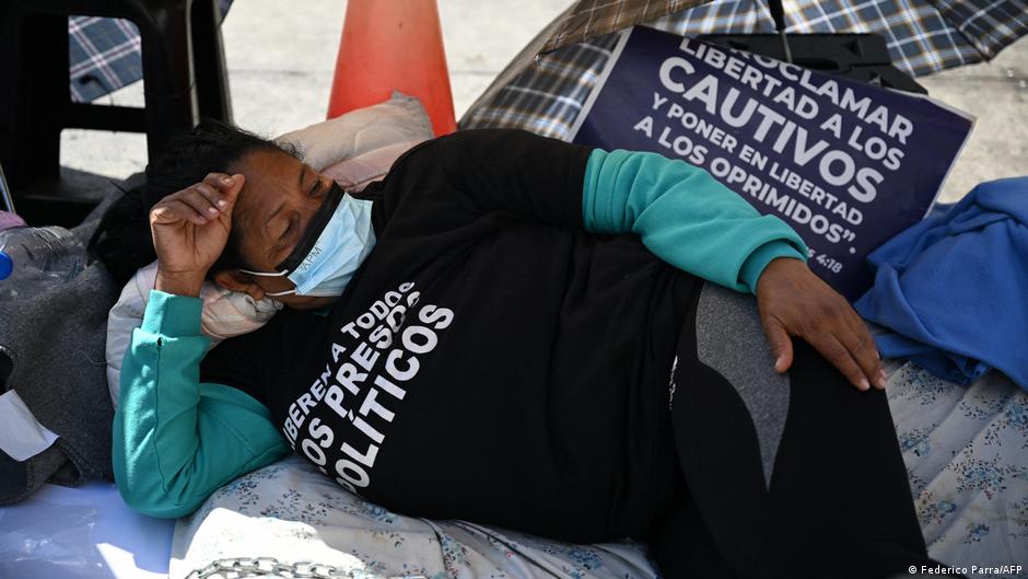 Excarcelan a otros 17 presos políticos en Venezuela