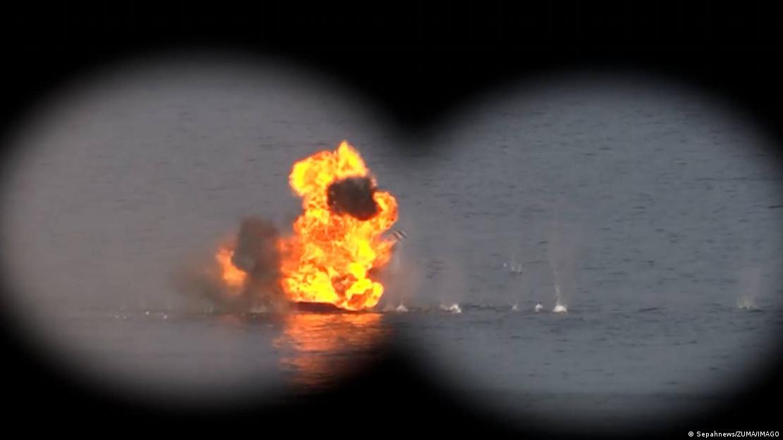 تصویری از مانور دریای سپاه پاسداران انقلاب اسلامی در تنگه هرمز