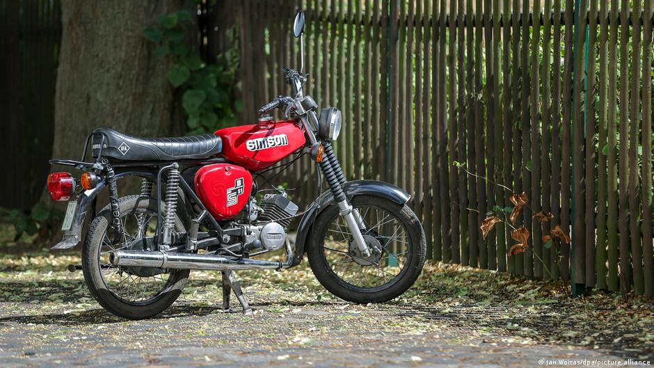 Simson i polityka. AfD na kultowych motorowerach