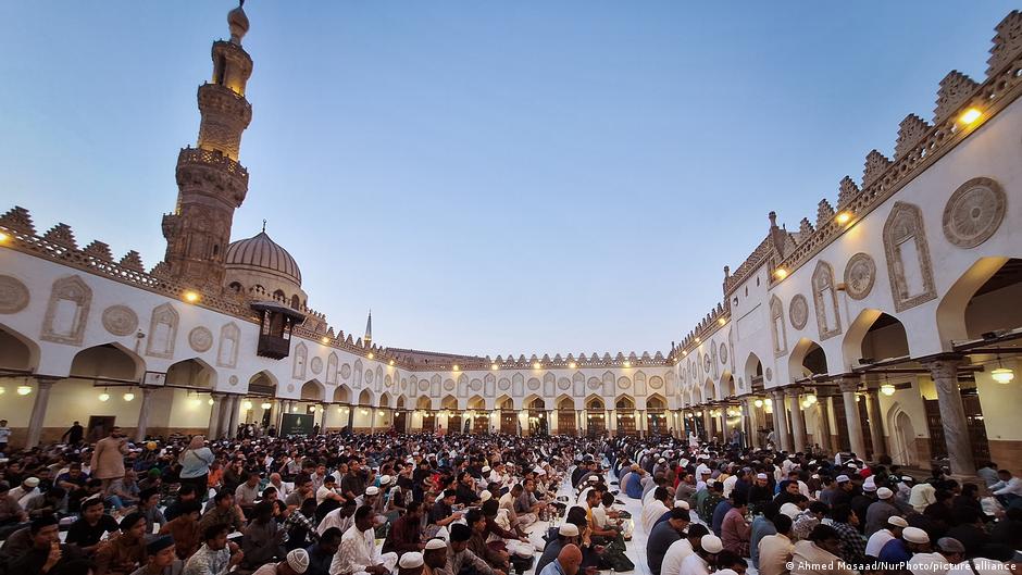 Ramadan to begin Wednesday in Saudi Arabia, while others start Thursday