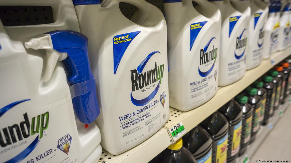 Roundup 2018-ci ildə Bayer-in Monsanto şirkətini satın alması ilə əldə etdiyi məhsul idi Şəkil: Photoshot/picture alliance