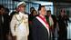 Jose Maria Balcazar, escoltado por un militar y con una banda presidencial cruzándole el pecho. Jose Maria Balcazar, escoltado por un militar y con una banda presidencial cruzándole el pecho.