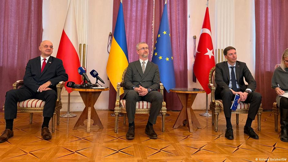 Ukrayna'nın Ankara Büyükelçisi Nariman, Türkiye'nin Avrupa güvenlik mimarisi için önemli bir ülke olduğunu belirterek Türkiye’yi garantör ülkeler arasında görmek istediklerini kaydetti

✍️@gsolaker