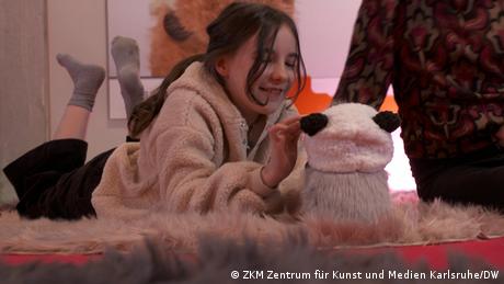  Ein KI-Tier streicheln und damit spielen? Das kann sich erstaunlich echt anfühlen.