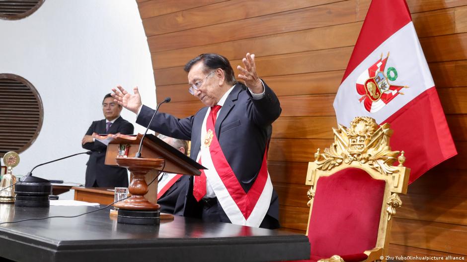 Nuevo gobierno de Perú descarta indulto para Pedro Castillo