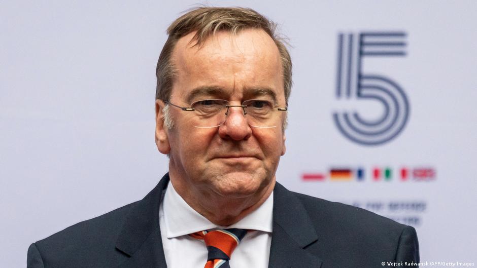 Niemiecki polityk o Trumpie: wita Putina jak „kumpla”