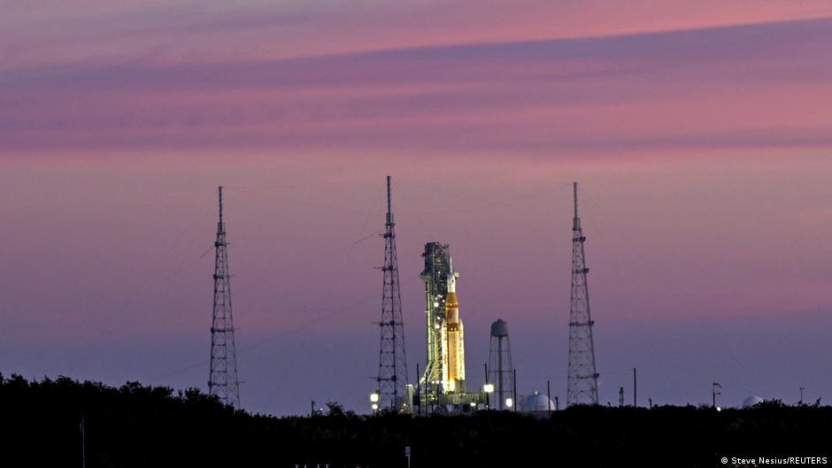 News kompakt: NASA peilt 6. März für bemannten Mondflug an